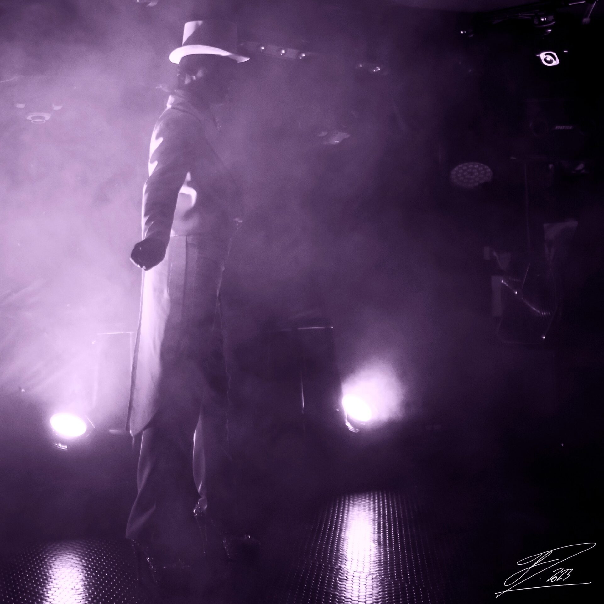 C'est la vie qui est la performance, l'art est ce qui survit Ă la vie.
Nous partageons des moments uniques avec vous !
#messagedujour #professional #creation #passion #performer #professional #musichall #inspiration #performance #caméléon #success #cabaretshow #instartistes #artistsoninstagram #intermittentduspectacle #showtime #SpectacleVivant #culture #artiste #misscaline #intermittent #transformista #transformiste #artist #musichall #hautsdefrance #picardie #cabaret #spectacle #show #dragqueen