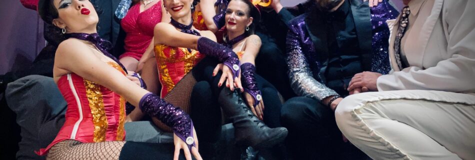photo de l equipe du cabaret la belle epoque decembre 2023 01