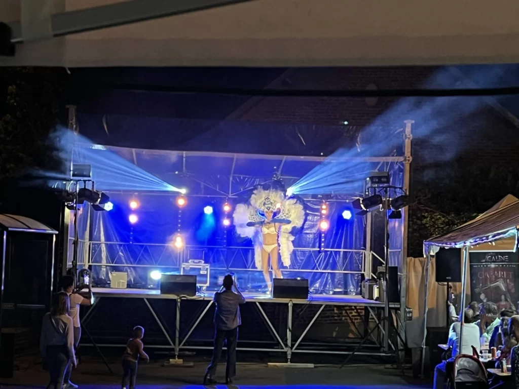 Artiste transformiste pour les comités des fêtes