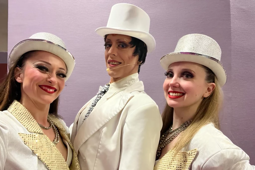 DanseFormiste le spectacle avec danseuse et transformiste