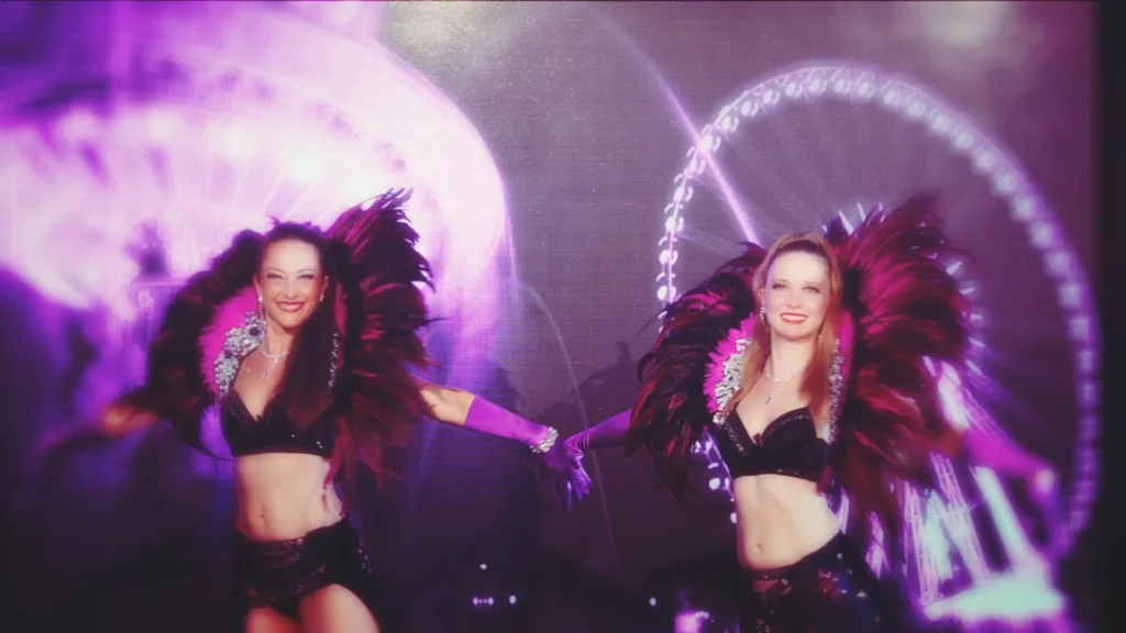 Les danseuses de Paris la nuit