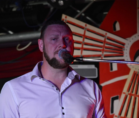 Partenaire Sonorisateur, Musicien, Claviériste, Chanteur par Tony Lad