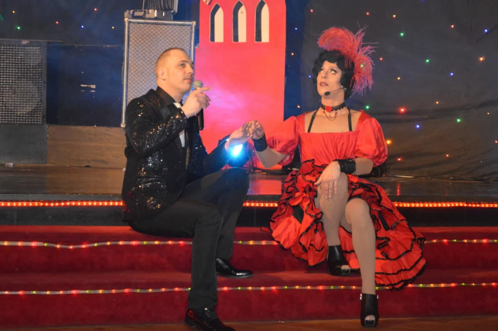 Miss Caline transformiste et Tony Parkan chanteur