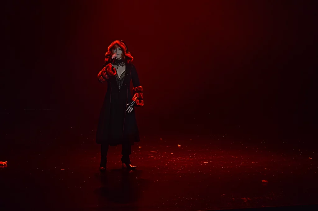 de la timidite a la scene comment miss caline a trouve sa voix scene blog