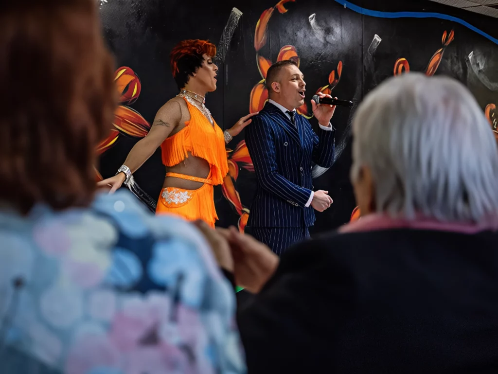 mes spectacles transformistes pour animer les fetes de villages et communes petite taille adapter