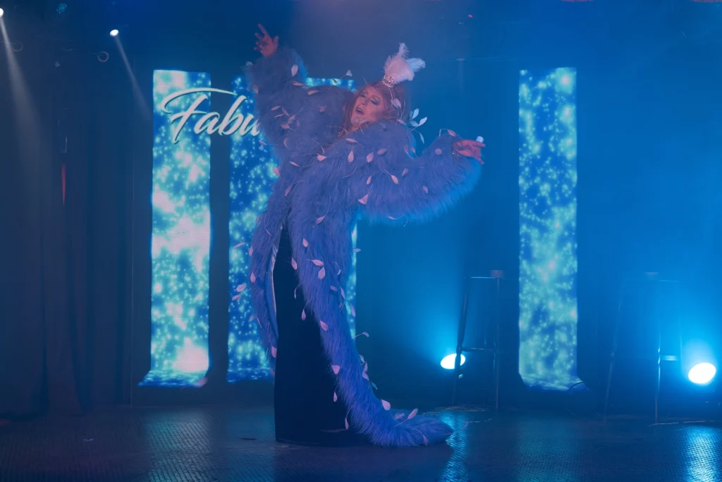 La partie dansante au cabaret La Belle Epoque à Briquemesnil Floxicourt