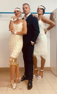 Live show avec transformiste, chanteur et danseuse Live show avec transformiste, chanteur et danseuse
