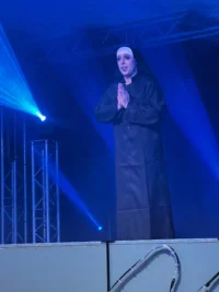 Bonne soeur (Oh Happy Day) à Salouël avec le spectacle HOLLYWOOD de 2025 à 2026 pour le cabaret La Belle Epoque.webp