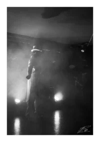 Caméléon (noir & blanc) pour le spectacle FEVER de 2023 à 2024 au cabaret La Belle Epoque