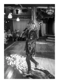 Karaoké (Je ne veux pas travailler) pour le spectacle FEVER de 2023 à 2024 au cabaret La Belle Epoque